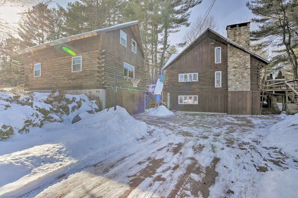 Cabin: Private Hot Tub, Walk to Pats Peak Ski Area view 5