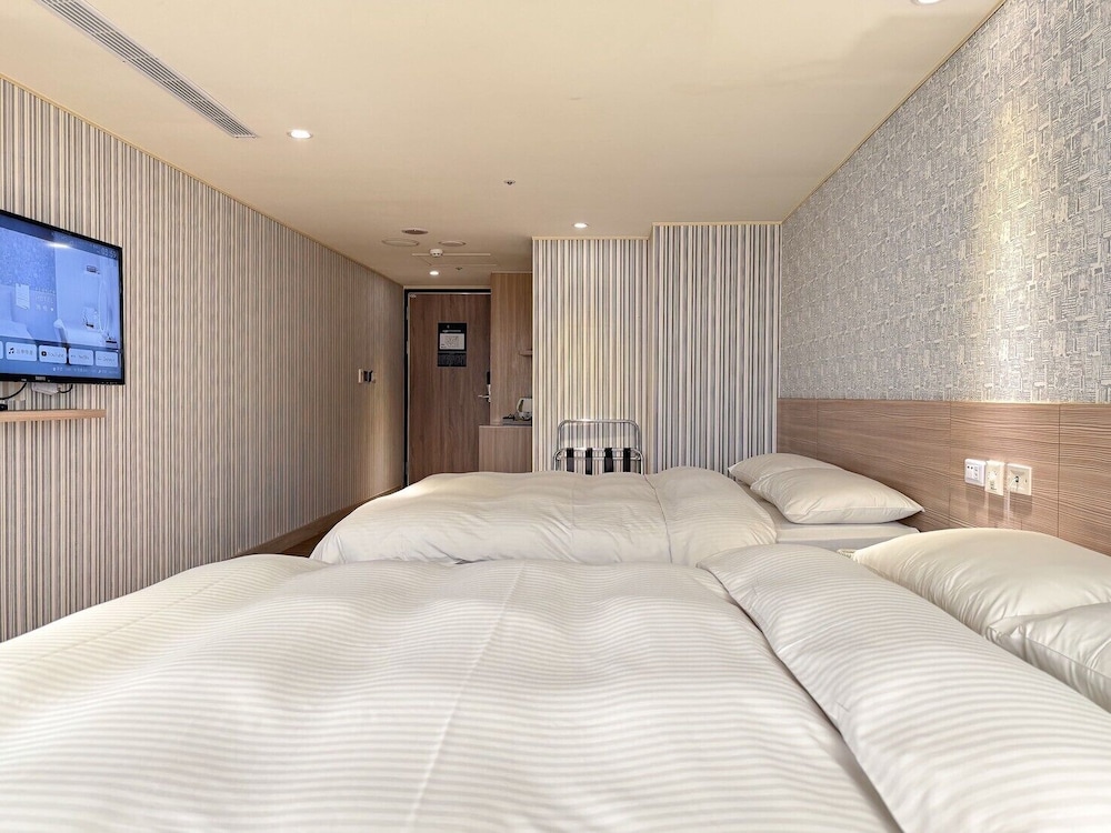 ElEnce Hotel