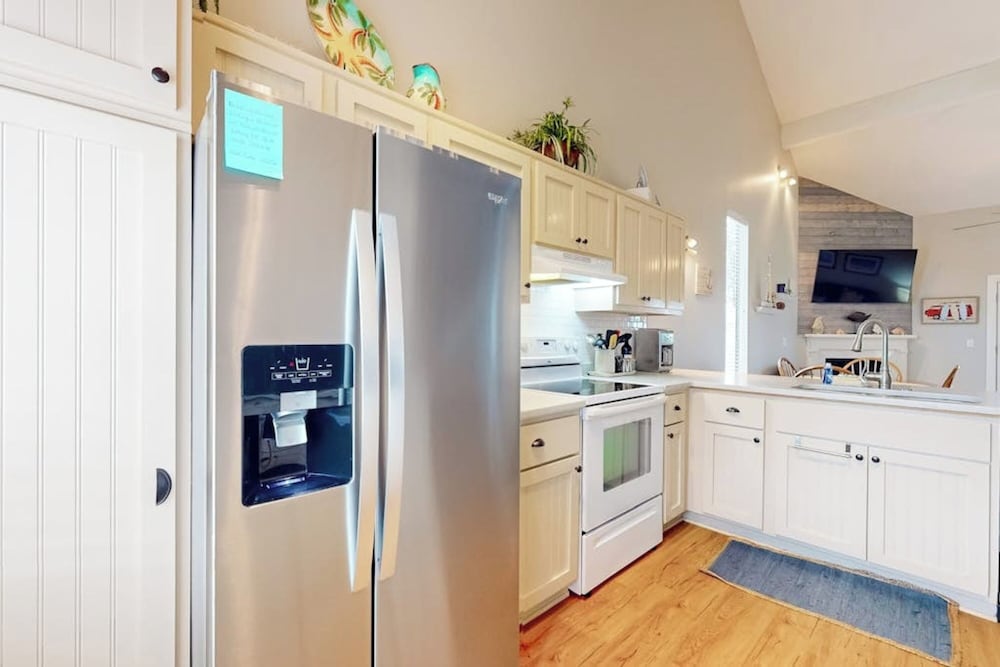 Mariner Lakes Condos