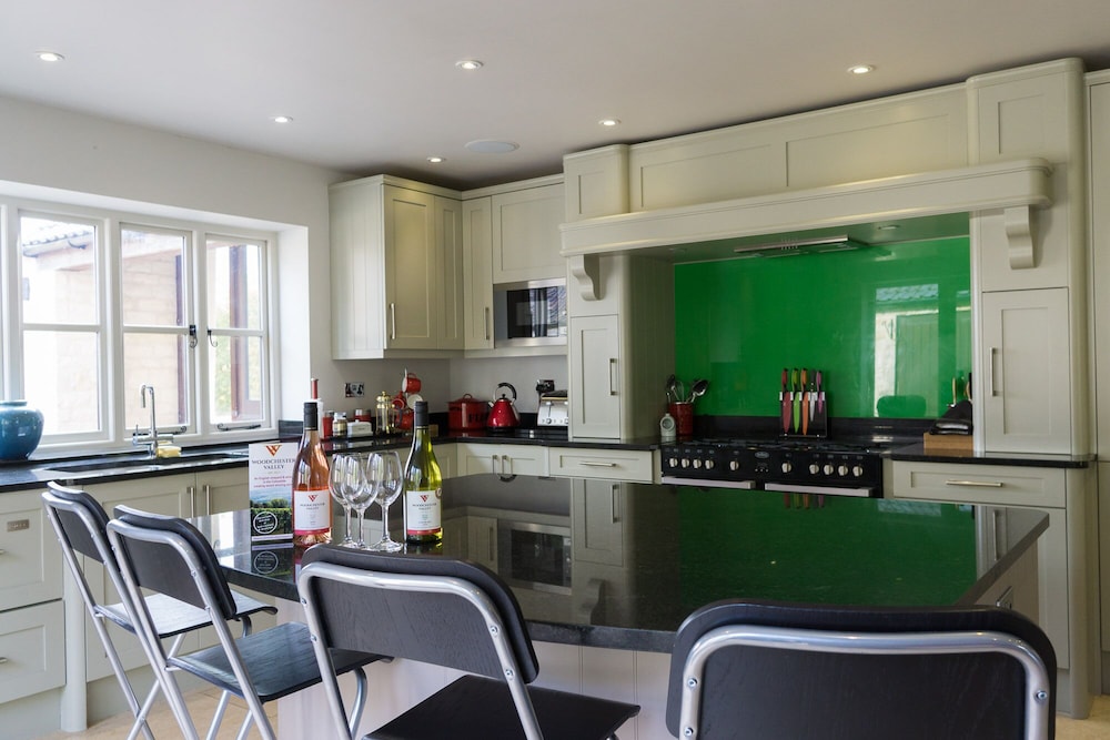 Stroud Vacations - The Retreat - Property Image 3