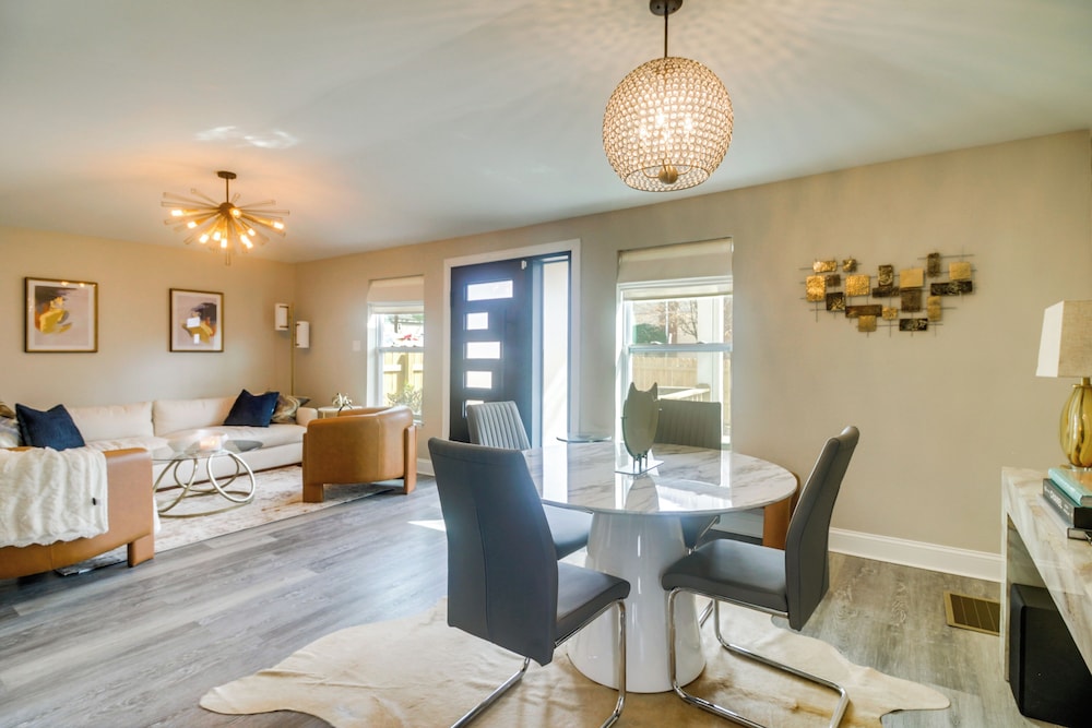 Charlotte Gem w/ Deck & Community Amenities