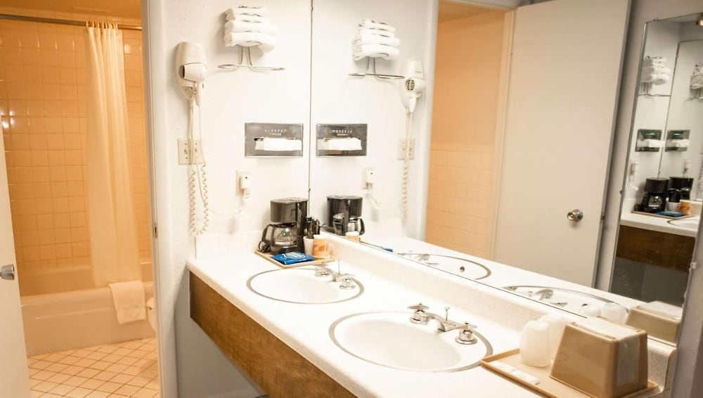 Orlando Vacations - Wayfarer Inn Woodward - Property Image 10