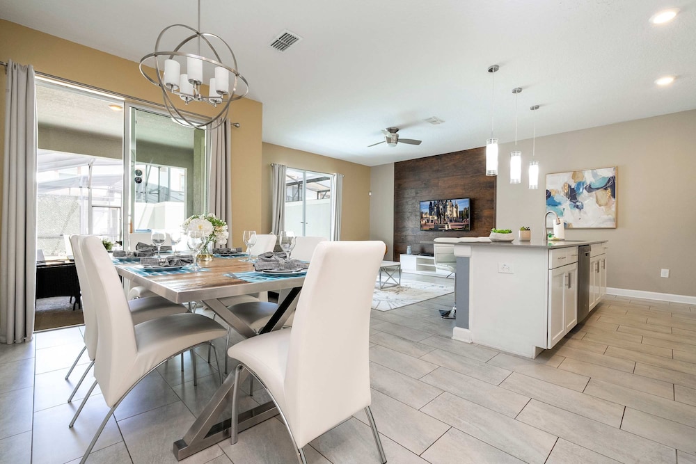 Storey Lake Home Mickey Minions Beds Sleeps 12