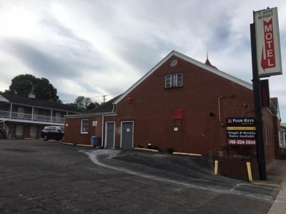 Four Keys Inn