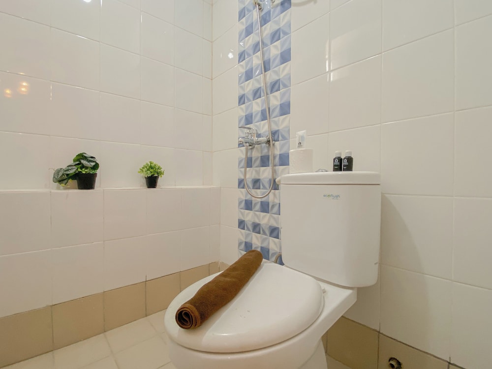Comfy And Restfull 2Br Near Mall At Bassura City Apartment