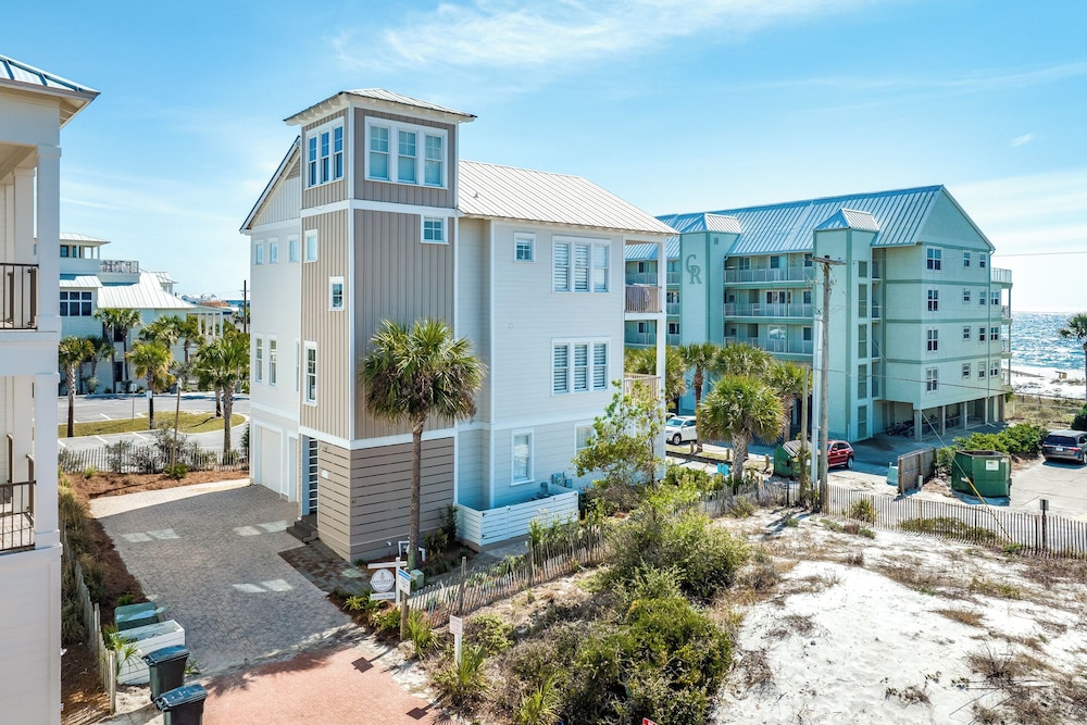 6br/5.5ba ~ Sleeps 20 ~ Perfect for Family Gateway!