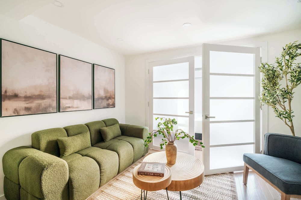 22-3b Sleek Modern 1BR Gramercy