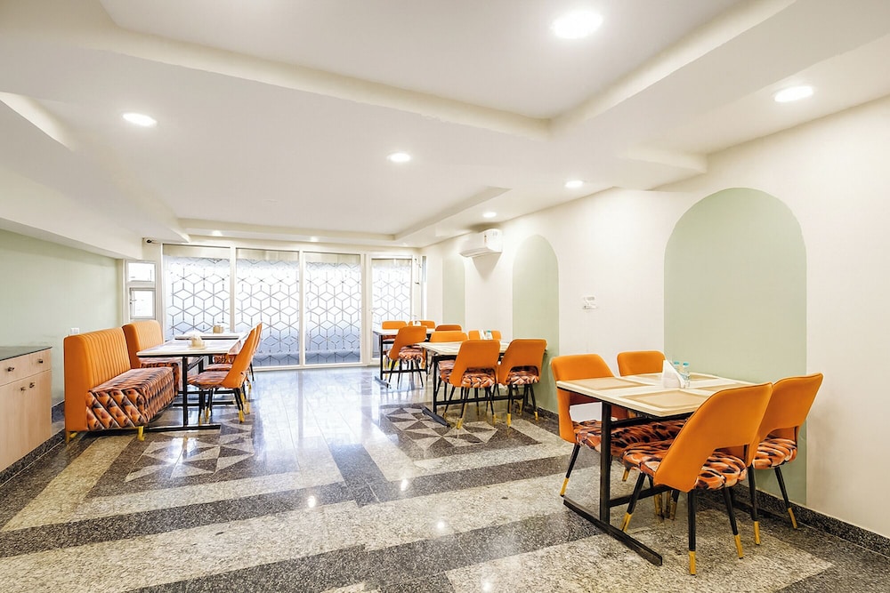 FabHotel Hygge Stay