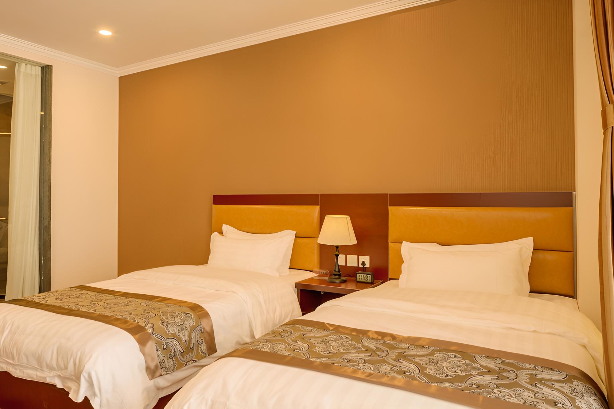 Hill Lily Hotel