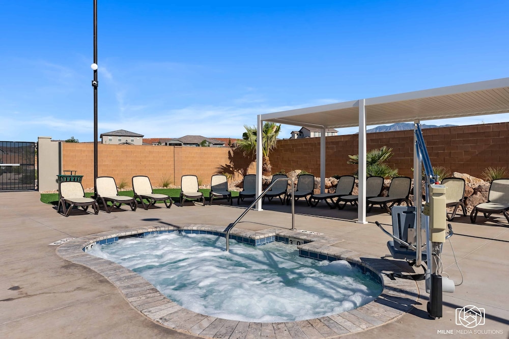 Holiday Hideaway 5 Bedroom Townhouse