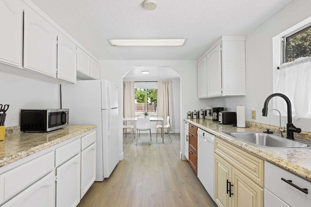 @ Marbella Lane - Modern Cabin-style 2BR Home