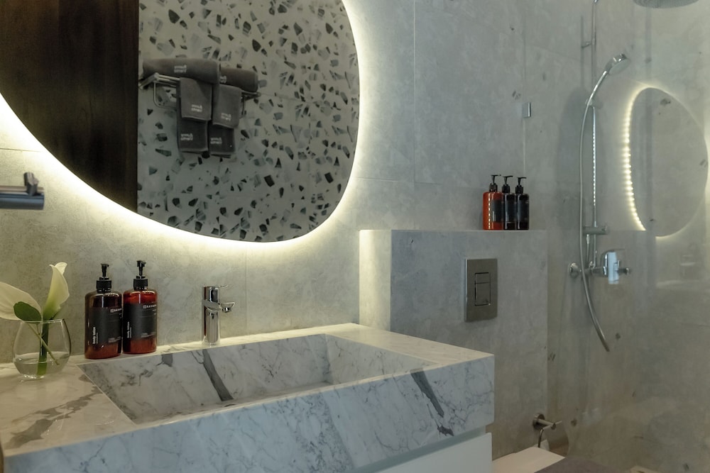AMO Residences