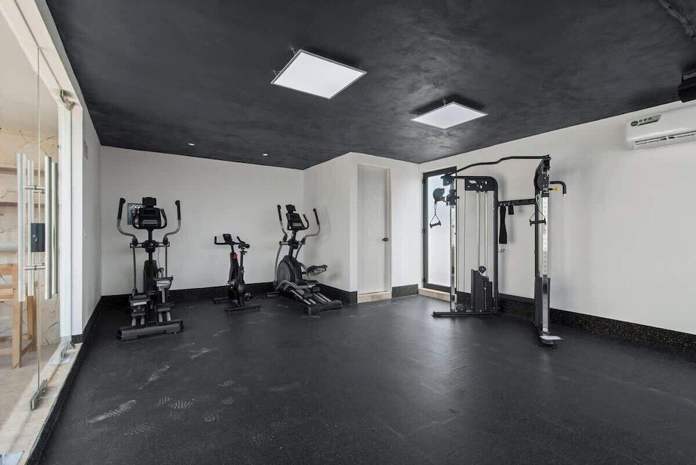 Best Private Pool/1 Full BR/ 2sofabeds/amenities