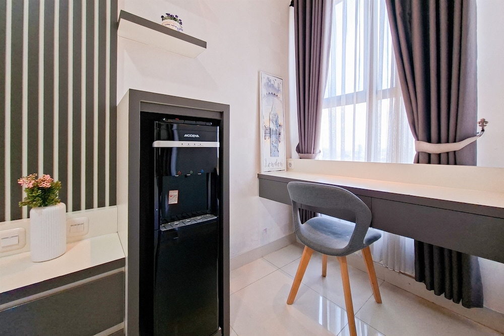 Modern Monochromatic Studio At Transpark Bintaro Apartment