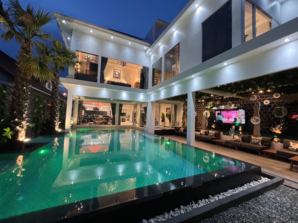 Premium Pool Villas Pattaya