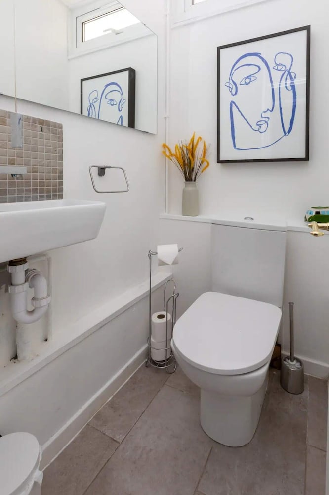 Spacious & Welcoming 4BD House - Kennington