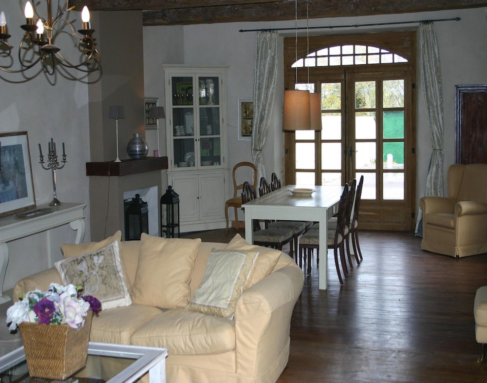 Estate in Pyrenees With Pool and Golf Nearby