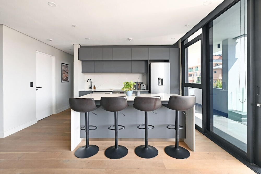 2 Bedroom Heart of Sea Point The Avant
