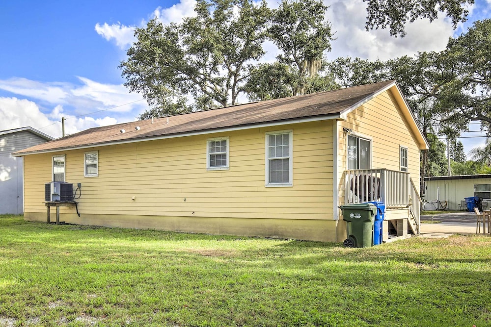 Home w/ Yard: 1 Mi to Indian Rocks Beach & Golf view 2
