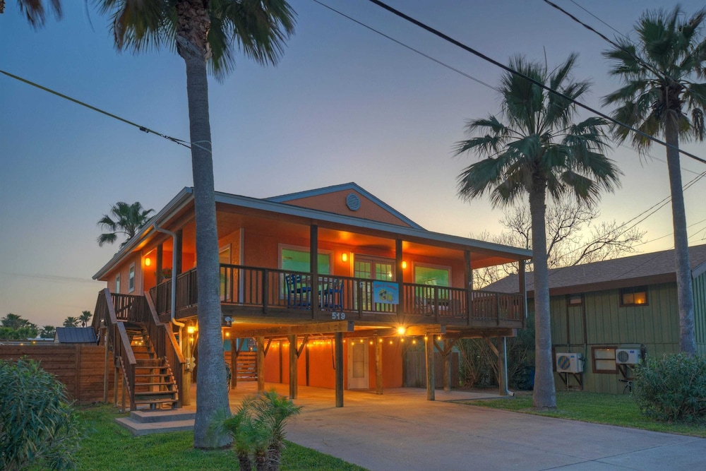Coastal Retreat w/ Pool, BBQ & Sunset Views Beers and Sunshine by Avantstay