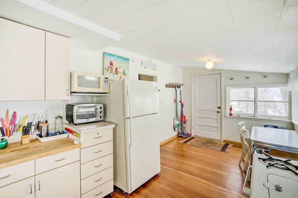 Charming Waterfront Cottage w/ Private Dock! view 3