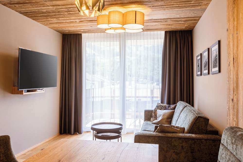 Zillertal Suites Fügen by ALPS RESORTS