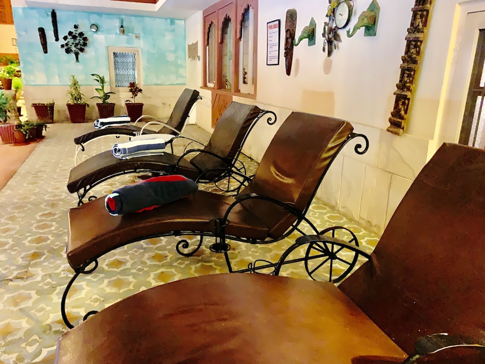 Suryaa Villa - A City Centre Hotel