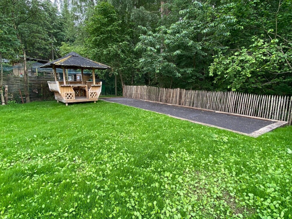 Spacious Chalet in Jalhay with Hot Tub