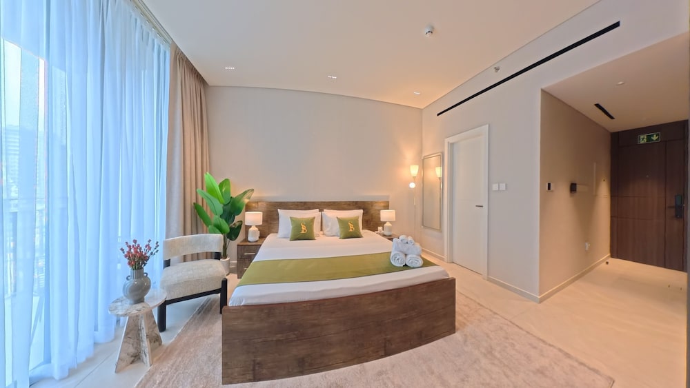 Beverly Boulevard By HMB HOMES