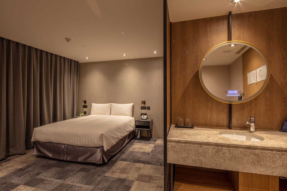 Roaders Plus Hotel Theme