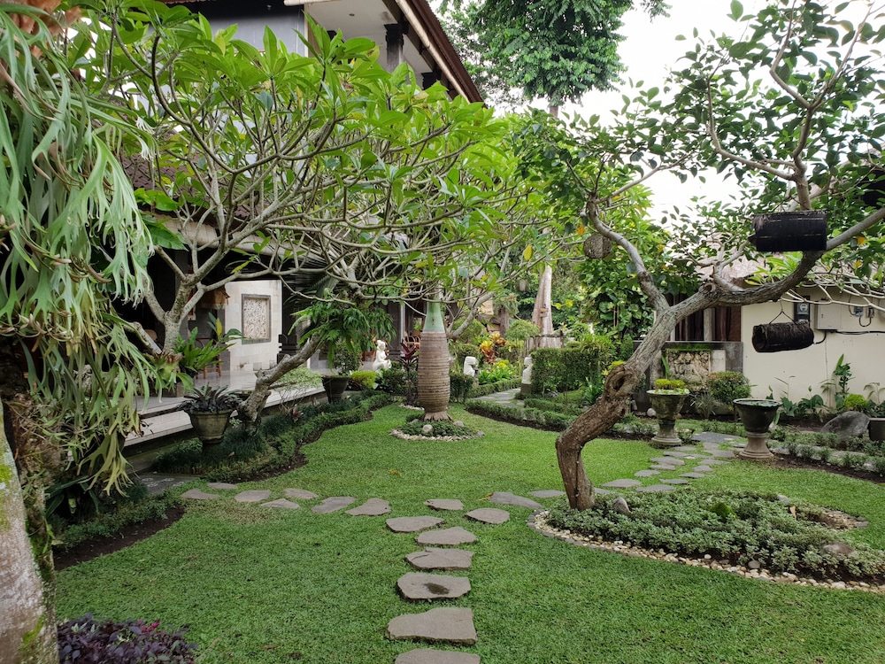 Liyer House