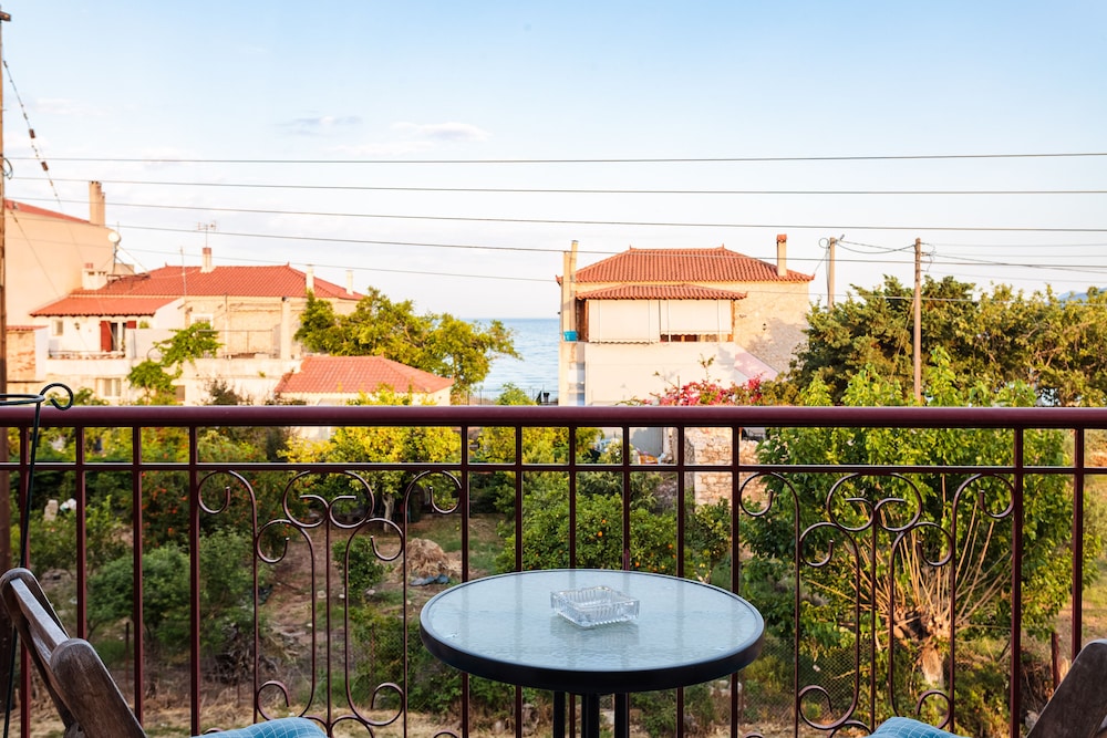 Beachfront Astros Villa - Seaside Moments of Magic view 2