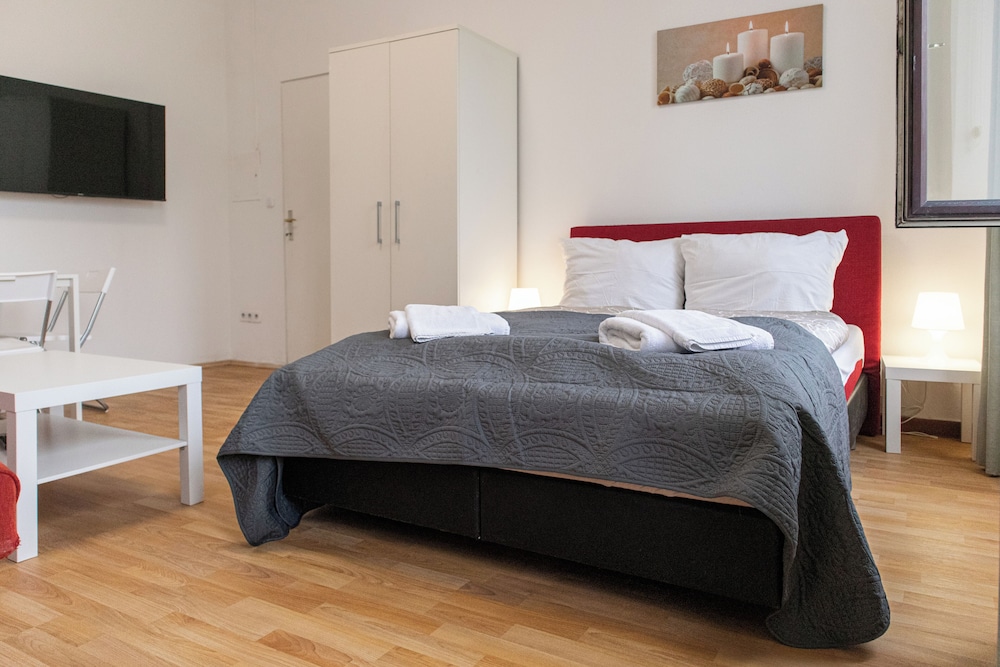 Modern 2BR Apartment Near Millennium
