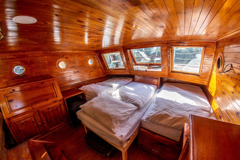 Prague Bay Houseboats