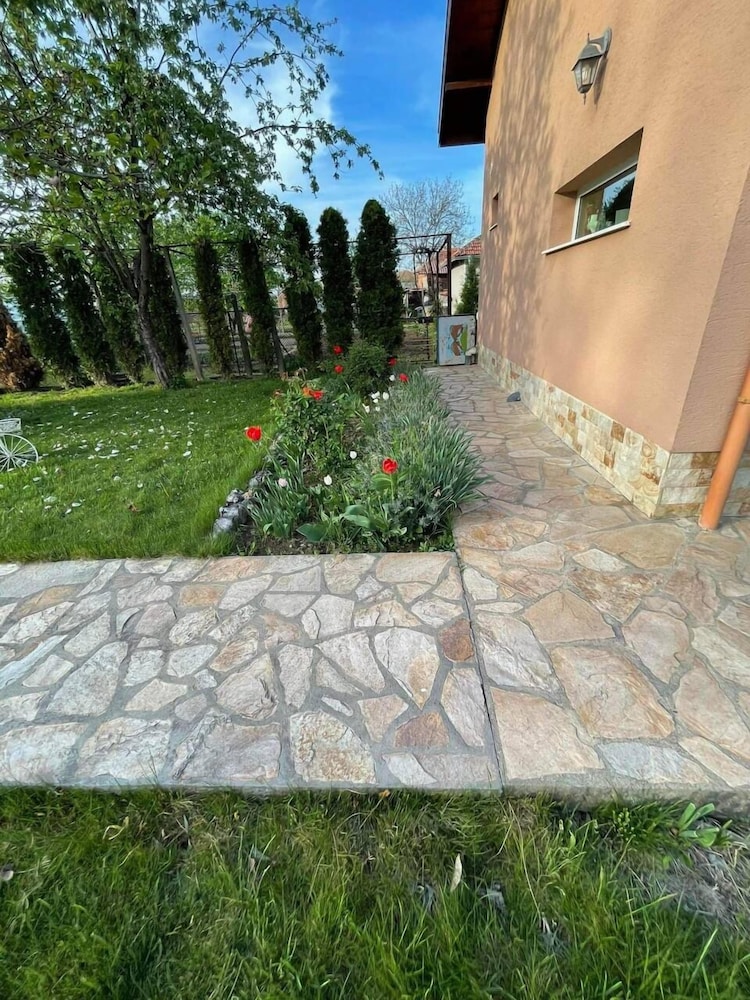 Guest House & Rooms Chris Toros