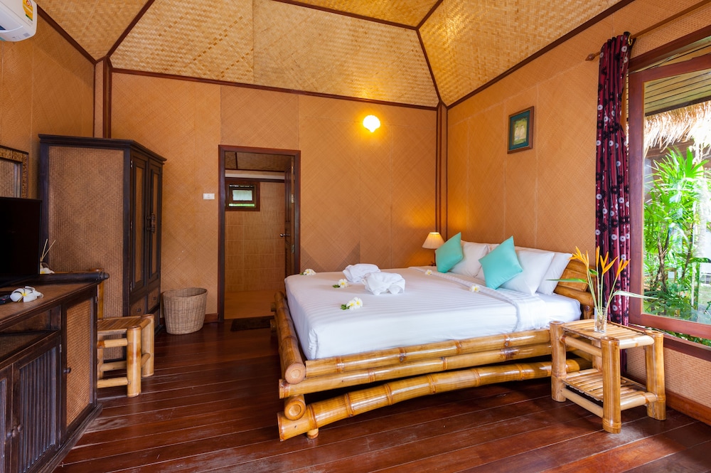 Palm Leaf Resort
