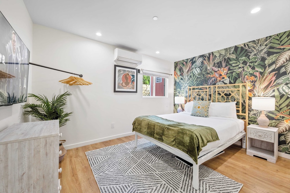 2 Units in Prime Hollywood Location Chic Renovated 1bdrs w/ Patio Avantstay