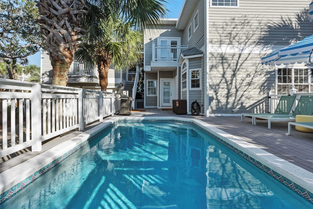 Steps to Beach! Arcade Game Room, Pool + Hot Tub Calico Scallop by Avantstay