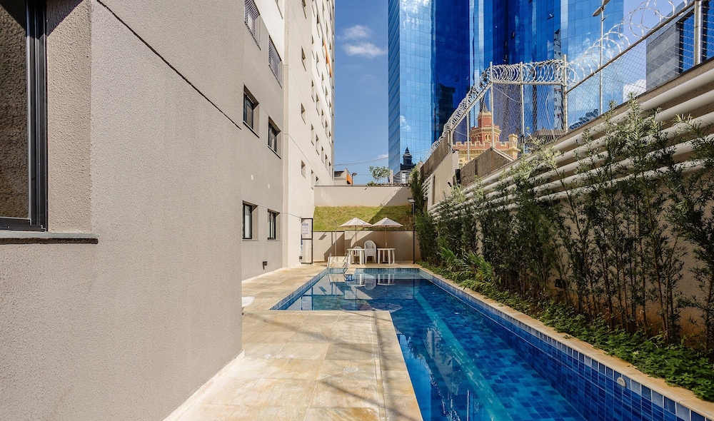 Complete Stay With Pool, Near the Metro and Praca da Se APS