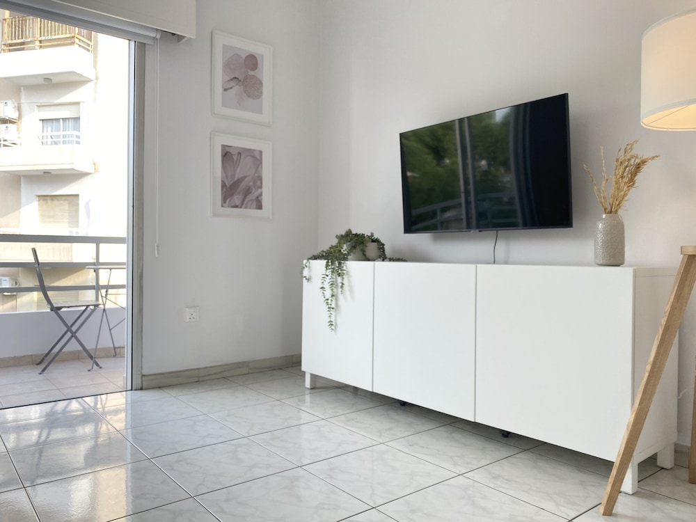 Phaedrus Living Town Flat Stephania 302