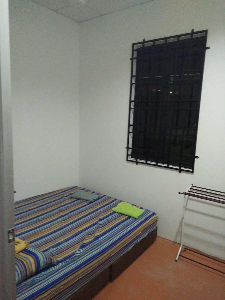 Diyana Budget Hotel - Hostel