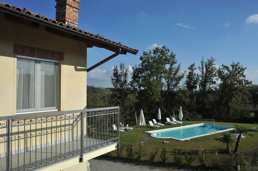 Cascina Vignole view 5