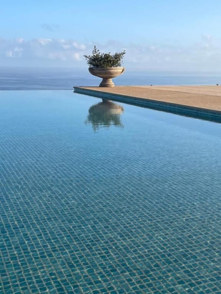 Villa La Falaise view 3