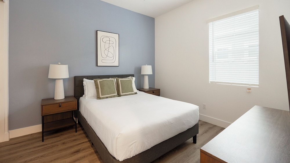 Landing Apartments Phoenix - Maryvale Village