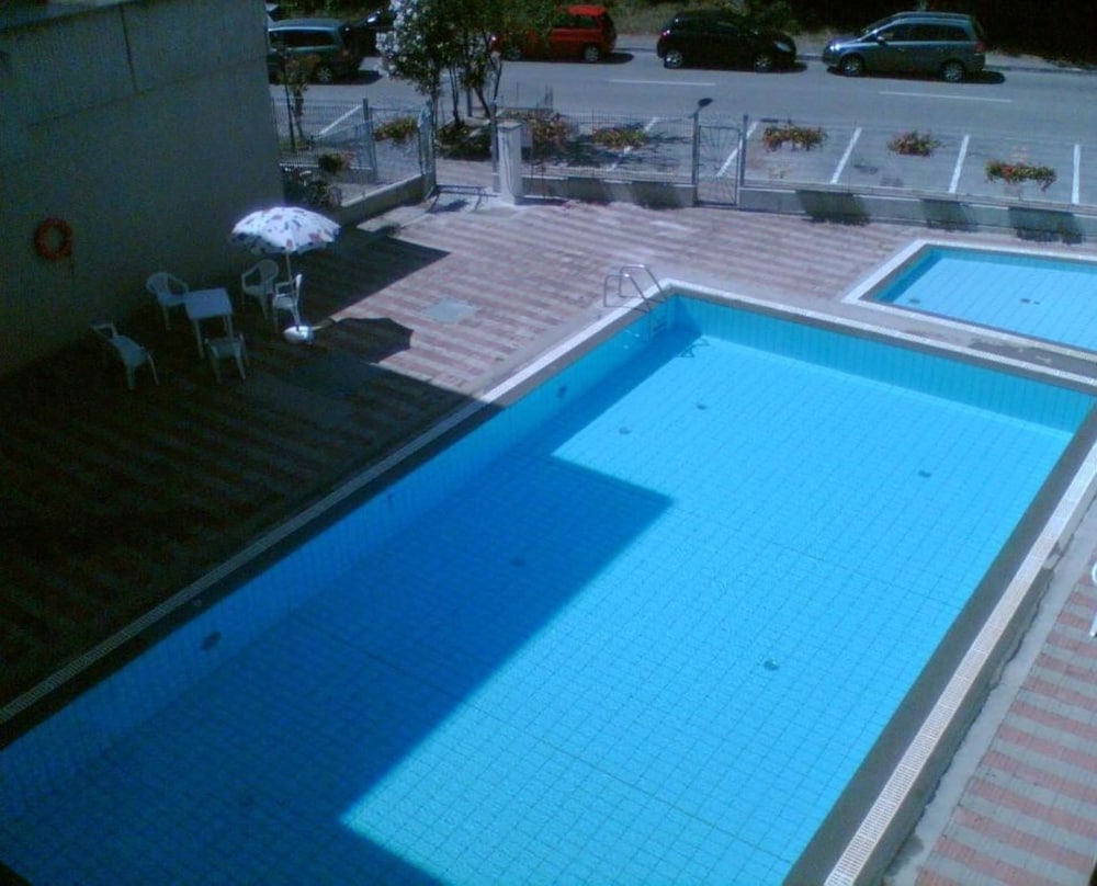 Comfy Flat With Terrace by the Pool