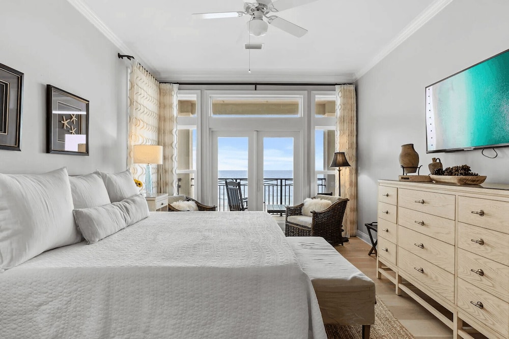Grovey by the Sea by Avantstay Oceanfront, Private Beach, Pool Access