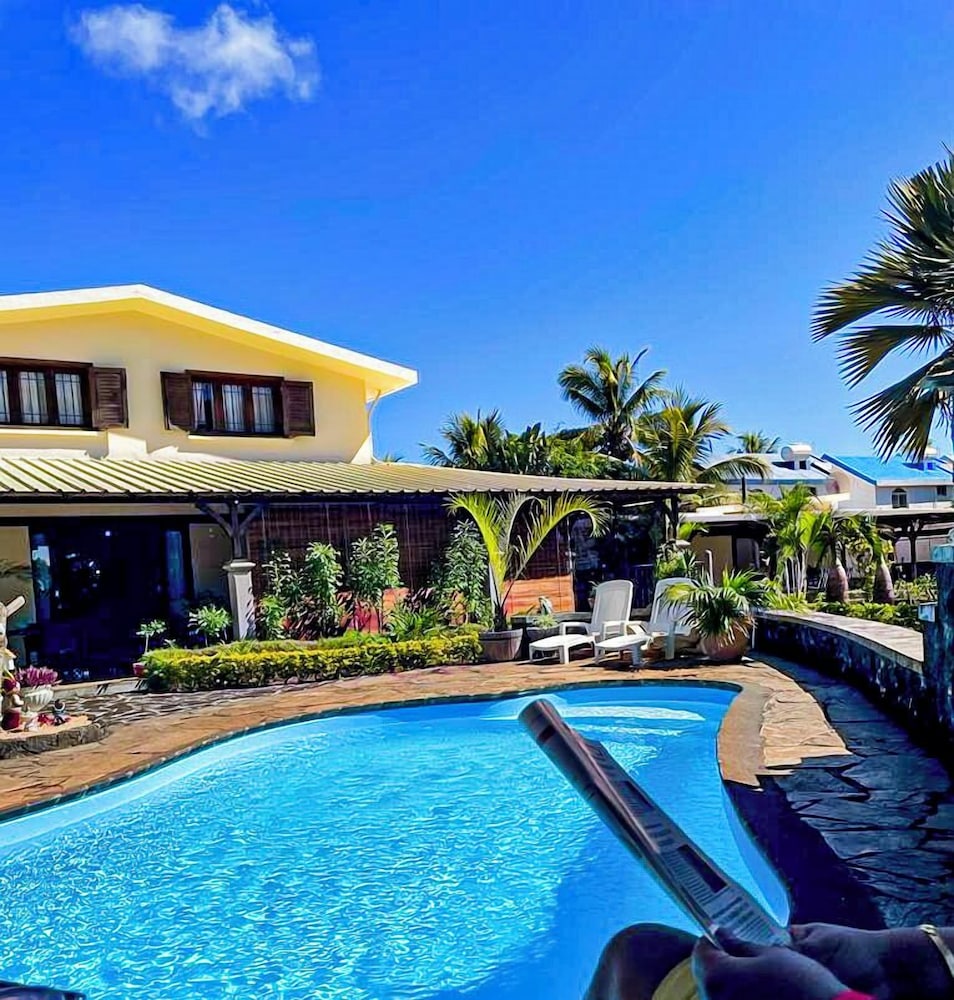 Laurels Villas