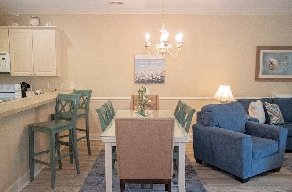 Magnolia Pointe 4801-202 2 Bedroom Condo