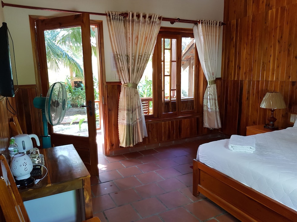 Free Beach Resort