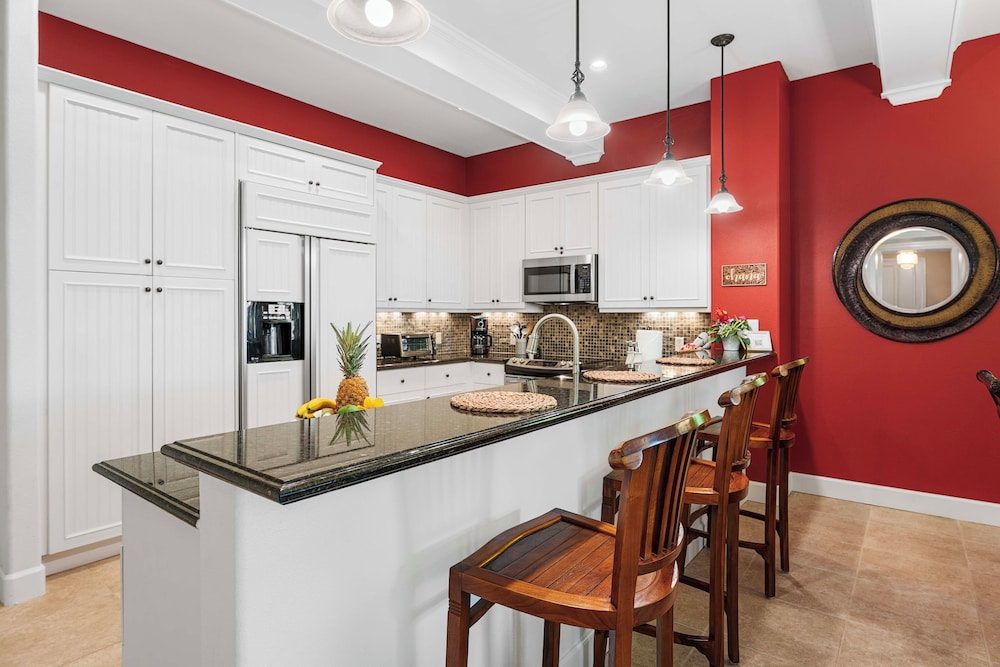 Updated Unit - Perfect Location - Vrkcv